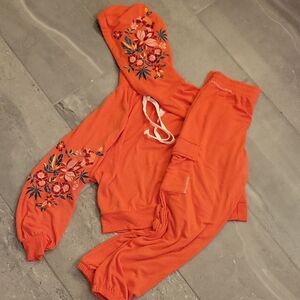 NWOT Wildfox Coral Embroidered Sweat Set